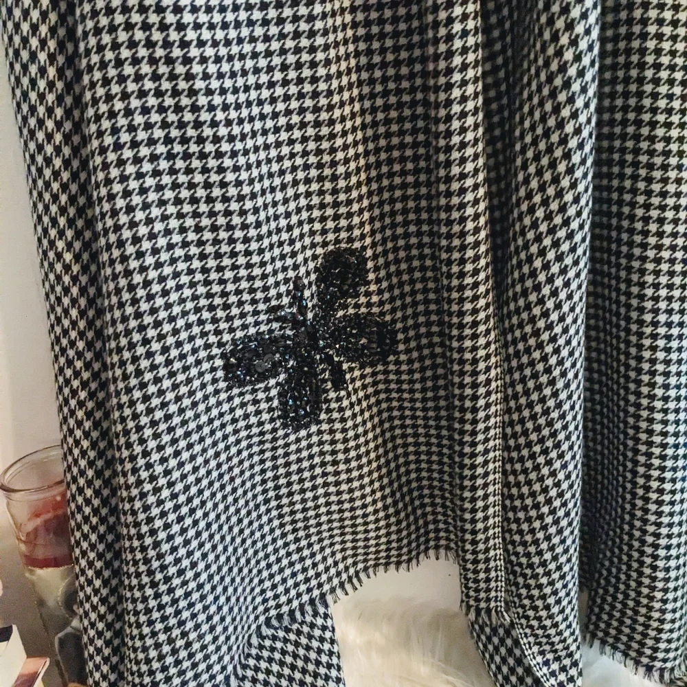 JANAVI Houndstooth Butterfly Merino Wool Blanket Scarf